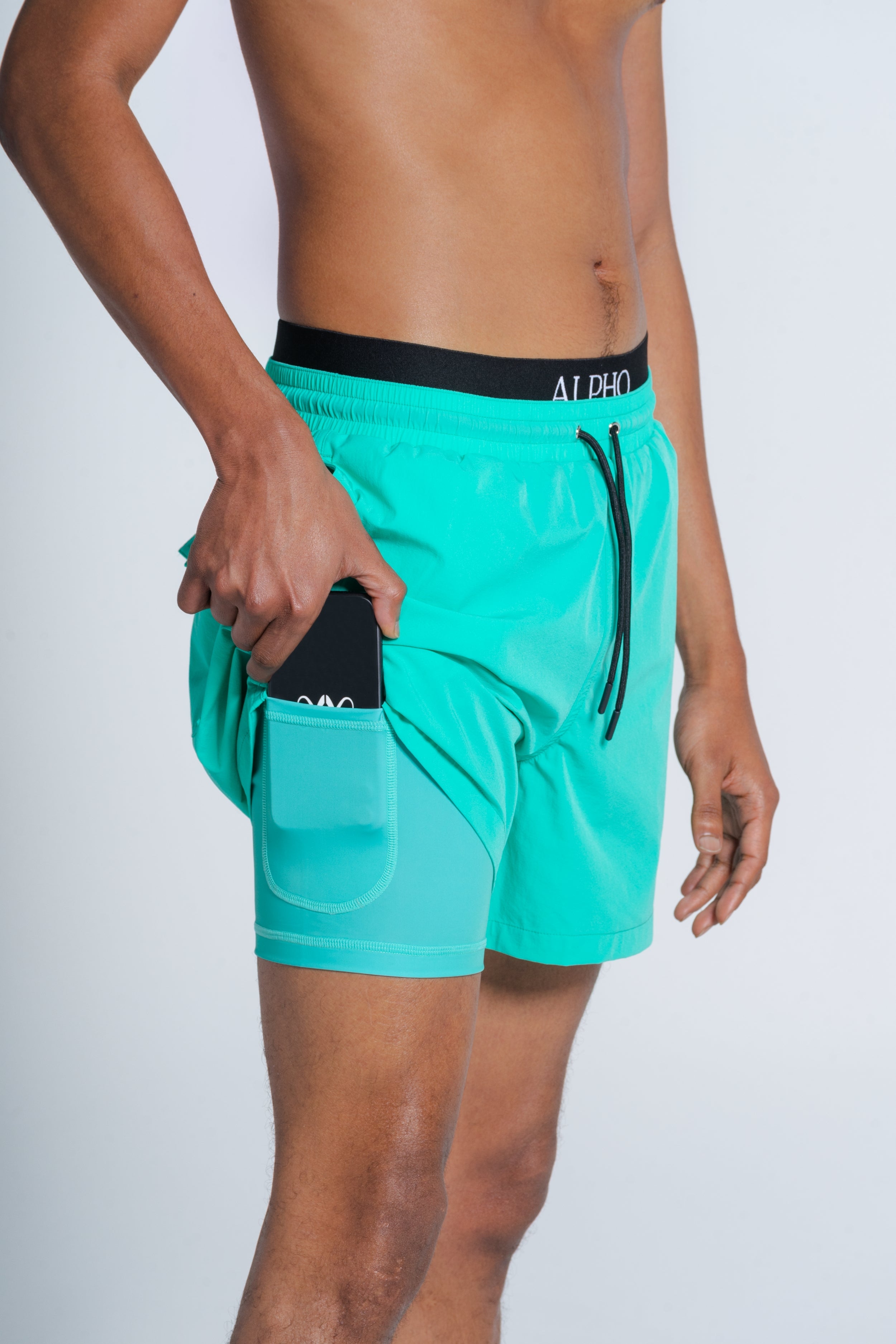 L'emblématique short de bain Alpho