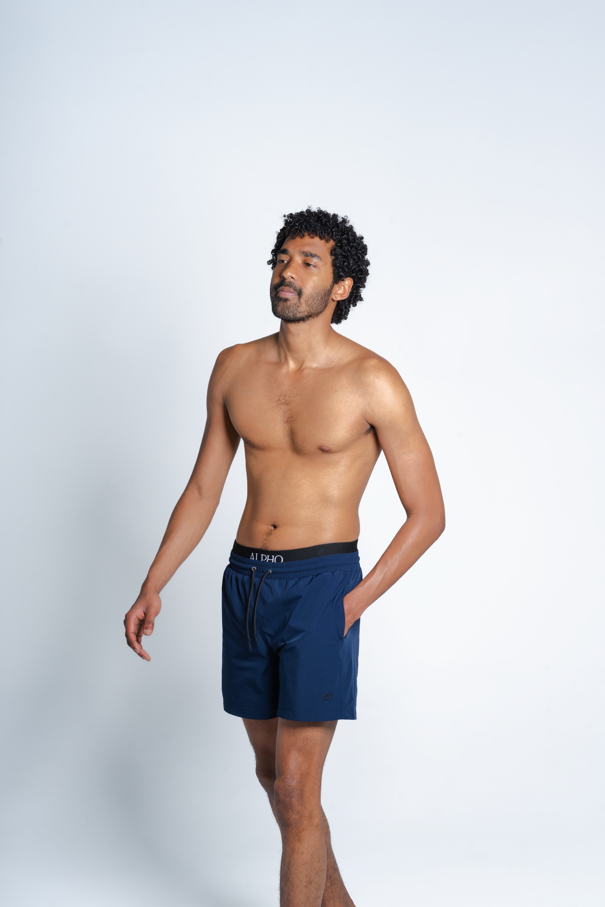 Short de bain bleu marine ALPHO sans filet interne, les tailles vont du S au XXL